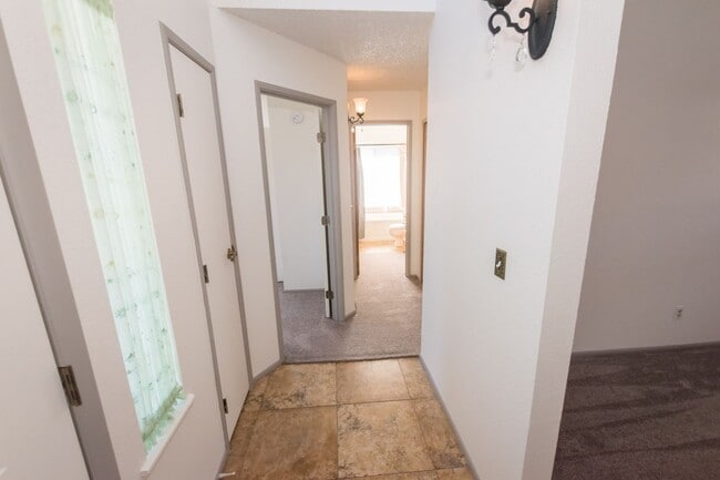 Building Photo - Beautifully Updated 2BR/2BA Home – Near Fort Huachuca