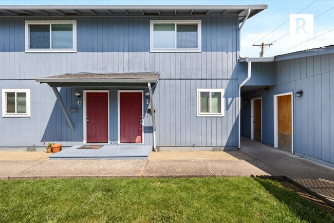 Building Photo - 826 Bennett Ave