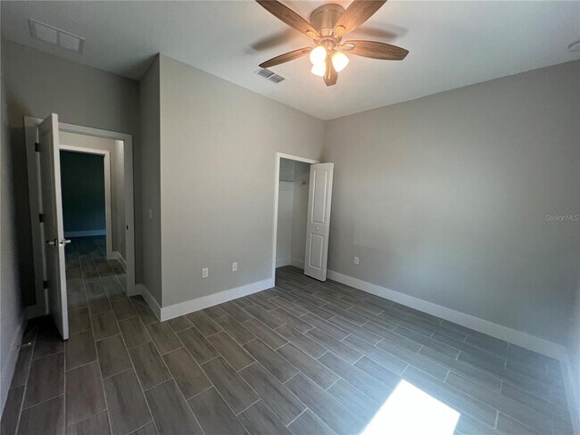 Building Photo - 1262 Oxsalida St