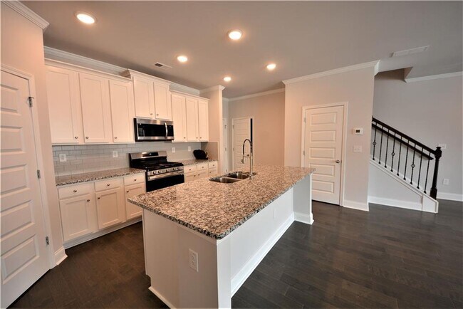 Building Photo - 2966 Chene Dr