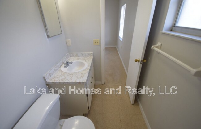 Building Photo - 117 Leelon Rd