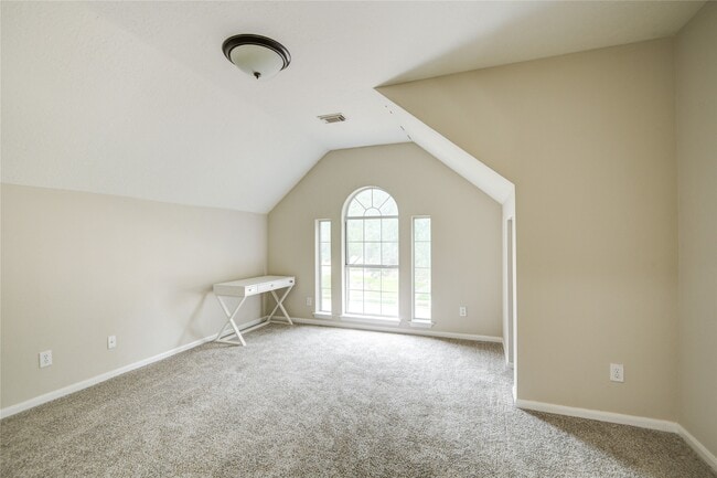 Building Photo - 107 Mango St