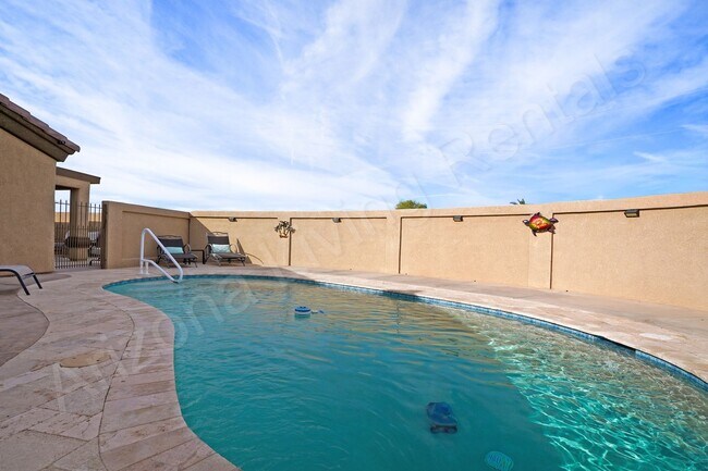 Building Photo - FURNISHED AVAILABLE APRIL THROUGH SEPTEMBER 2026