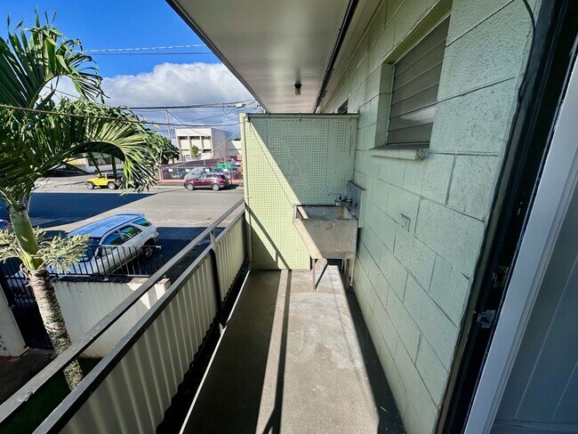 Building Photo - 57 Mango St