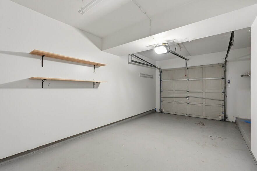 Building Photo - 8074 Sebon Dr