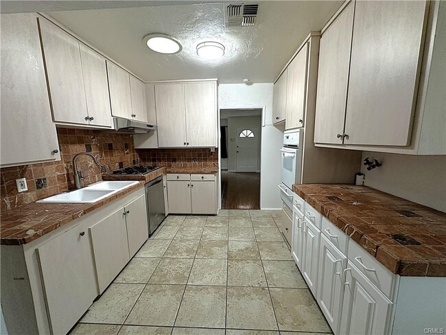 Building Photo - 17947 Emelita St