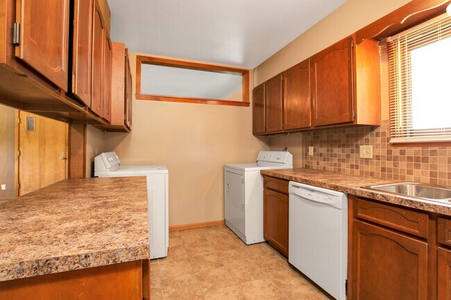 Building Photo - 1111 Wharton Manor Rd