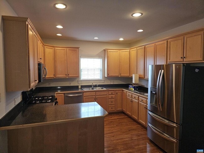 Building Photo - 134 Deerwood Dr