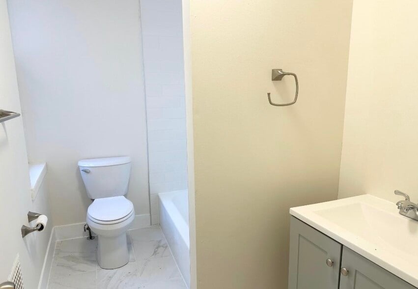 Building Photo - 1532 S 2nd St