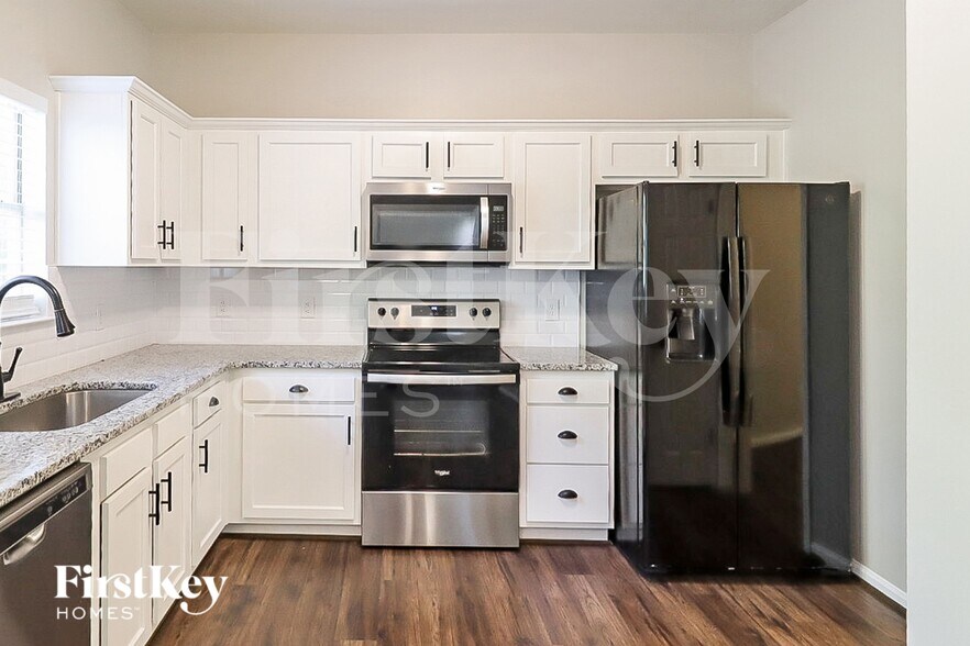 Building Photo - 21393 Willow Way Dr