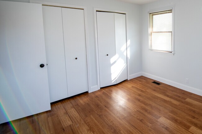 Building Photo - 152 Pierre Pl