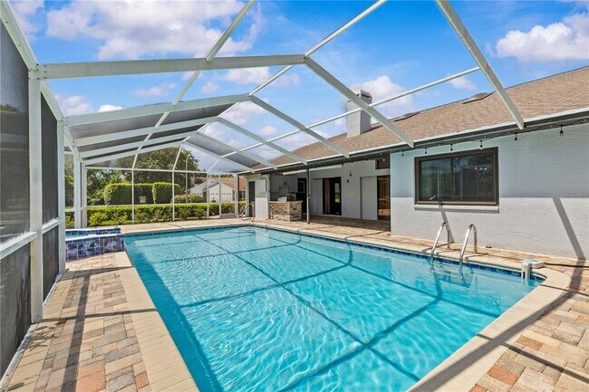 Building Photo - 9447 Ashley Dr