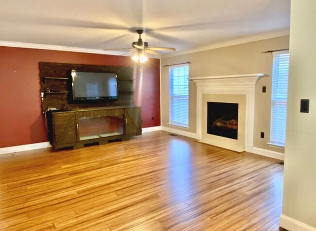 Building Photo - 1744 Somersby Ln