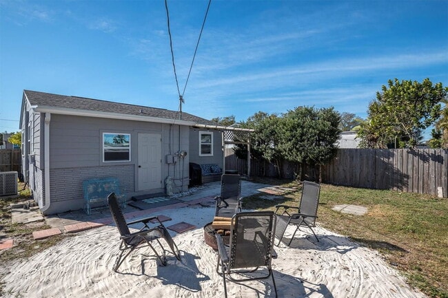 Building Photo - 4929 36th Ave N