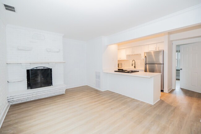 Building Photo - 455 W Grant Pl