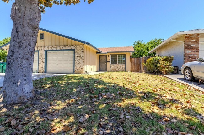 Building Photo - 6522 Maywood Ln