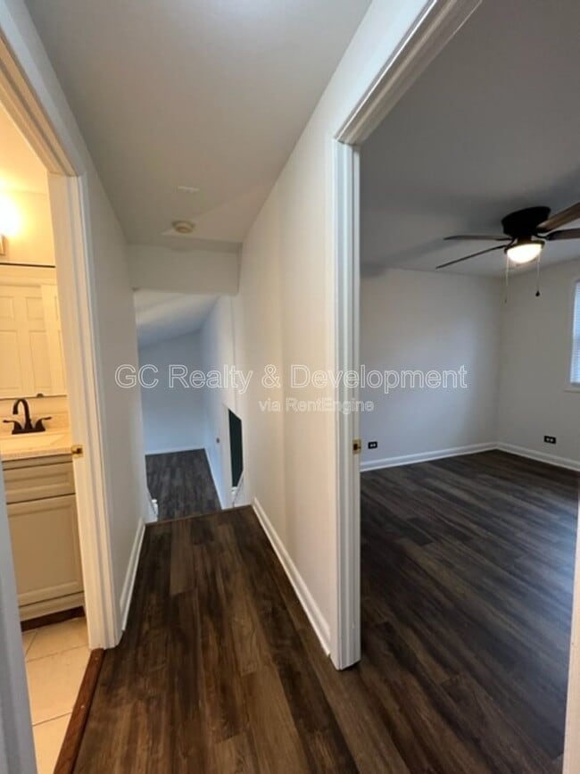 Building Photo - 231 Ridgefield Ln