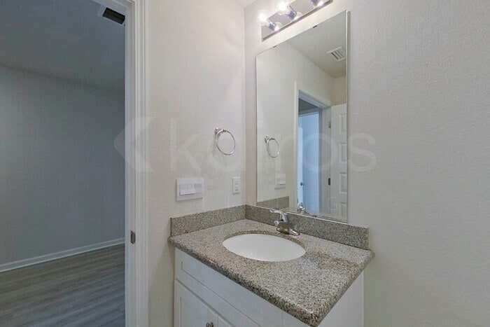 Building Photo - 132 Swallowtail Ln