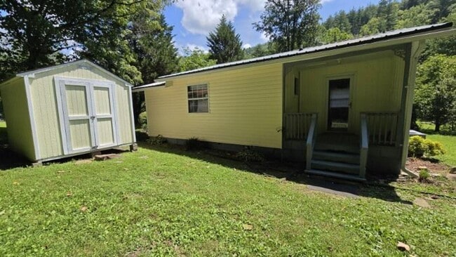 Building Photo - 58 Bee Knob Cemetry Rd