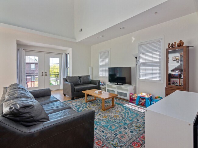 Building Photo - 33242 Slocum Dr