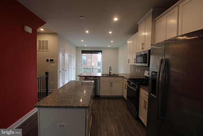 Building Photo - 6210 Monitor St