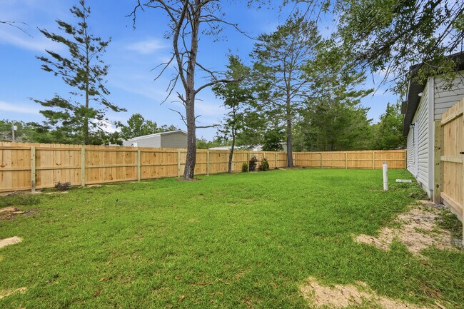 Building Photo - 254 Iris Ln