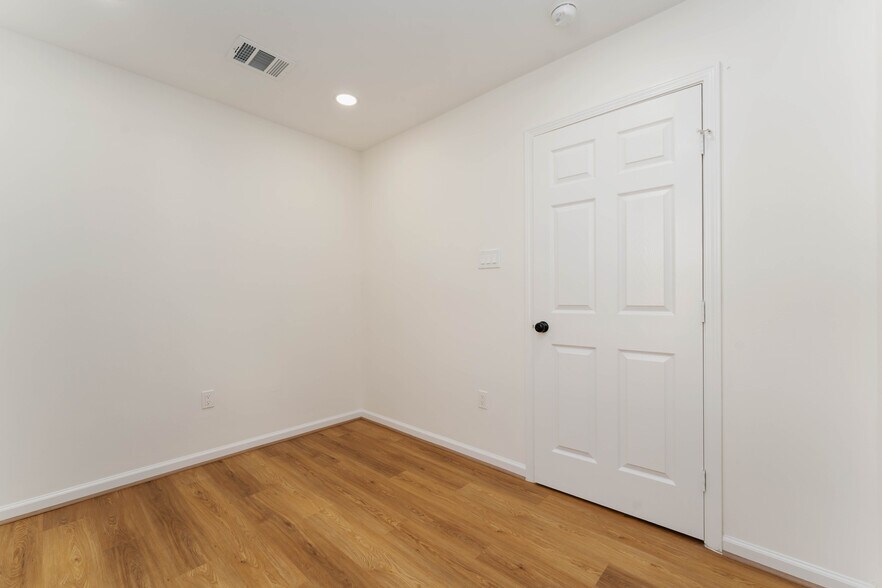 Building Photo - 9915 Porto Rico Rd