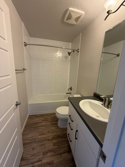 Building Photo - 727 Widgeon Cir