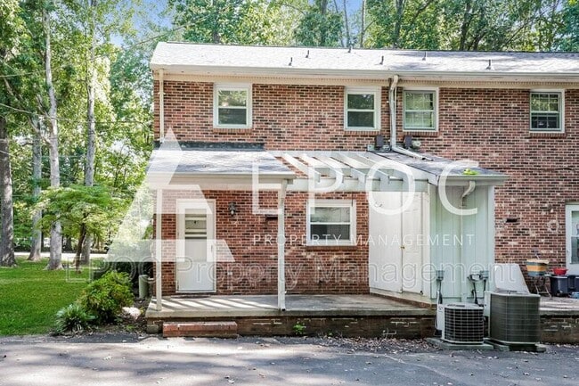 Building Photo - 1019 Cypress Dr