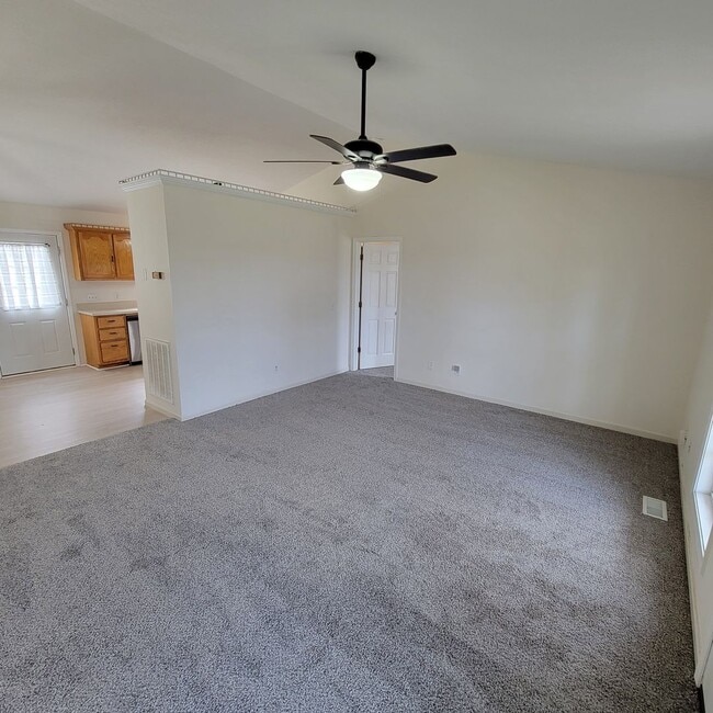 Building Photo - 3 Bedroom, 2 Bathroom-Updated-Rental-Cooke...