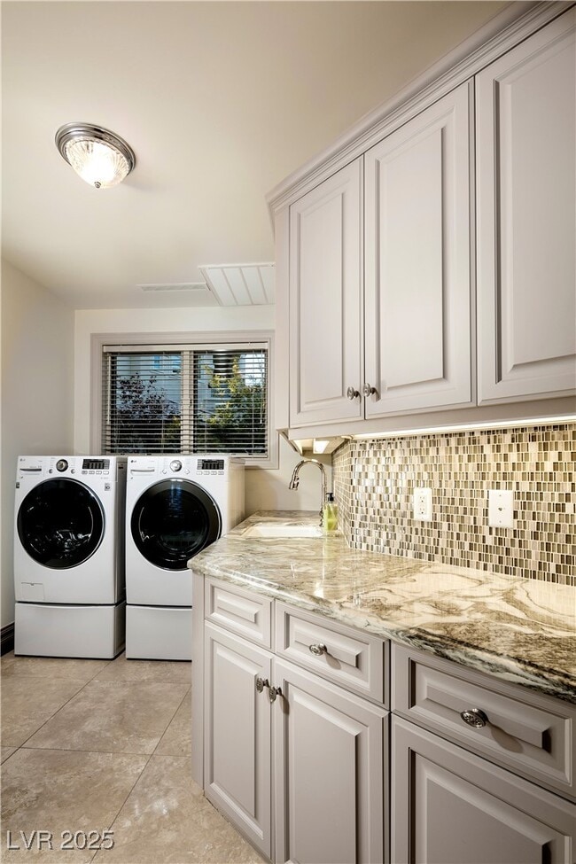 Building Photo - 8801 Palm Greens Ct