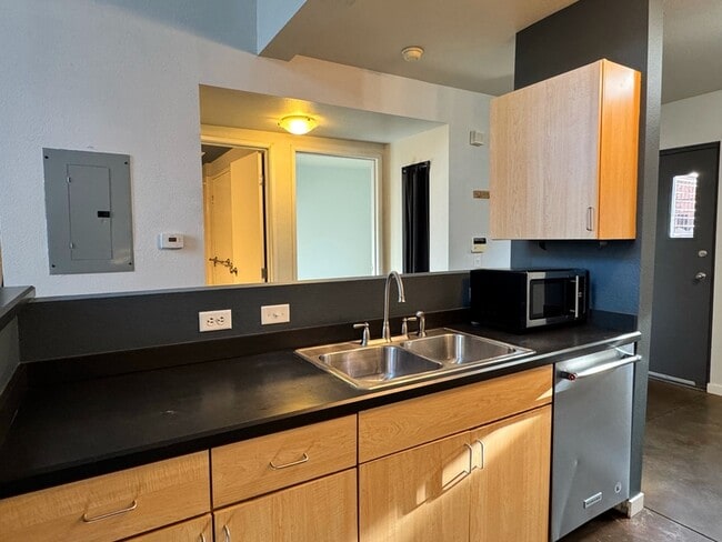 Building Photo - 2400 Welton St