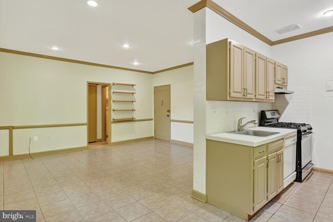 Building Photo - 4114 Davis Pl NW