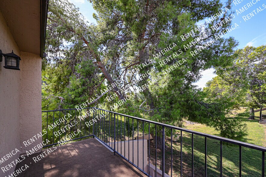 Building Photo - 4555 W Continental Dr