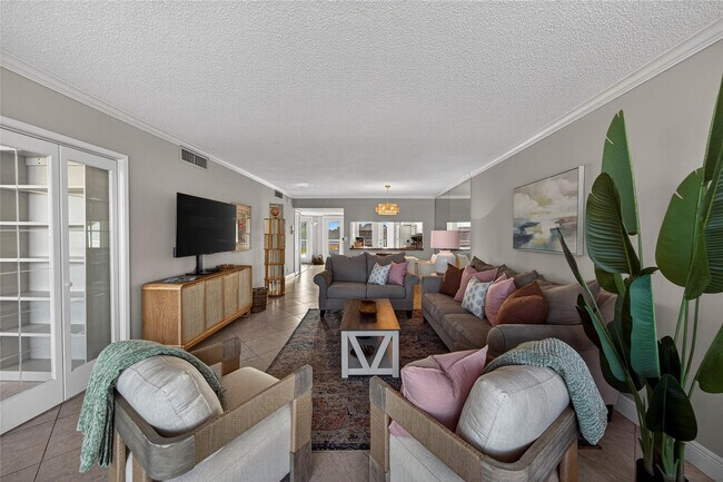 Building Photo - 3180 NE 48th Ct