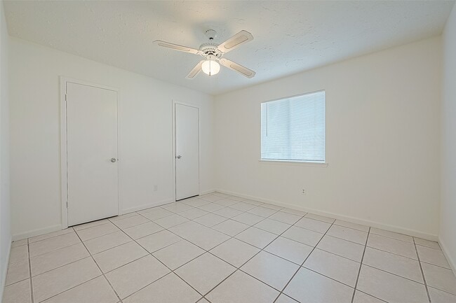 Building Photo - 3806 Embarcadero Dr