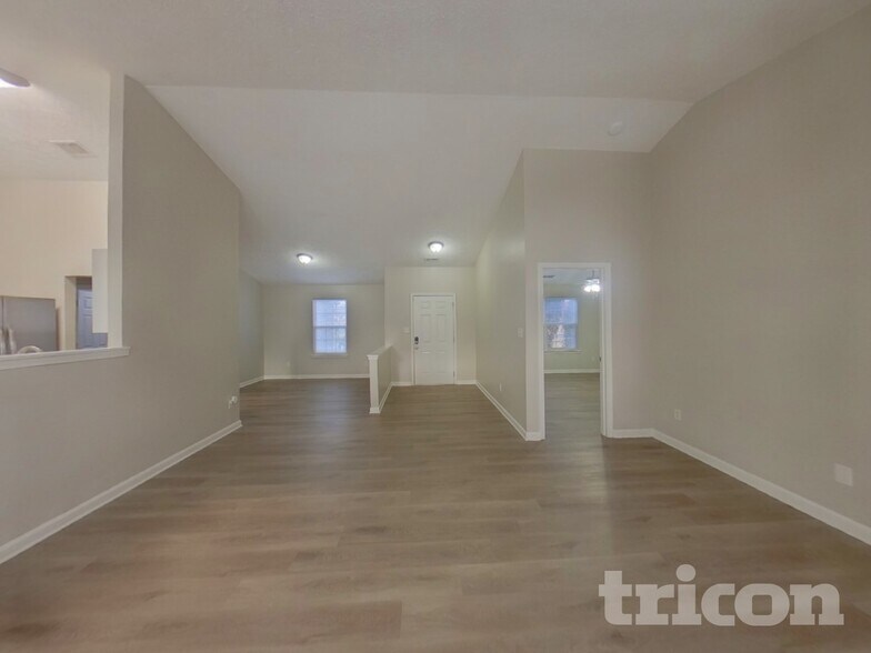 Building Photo - 9728 Avensong Crossing Dr