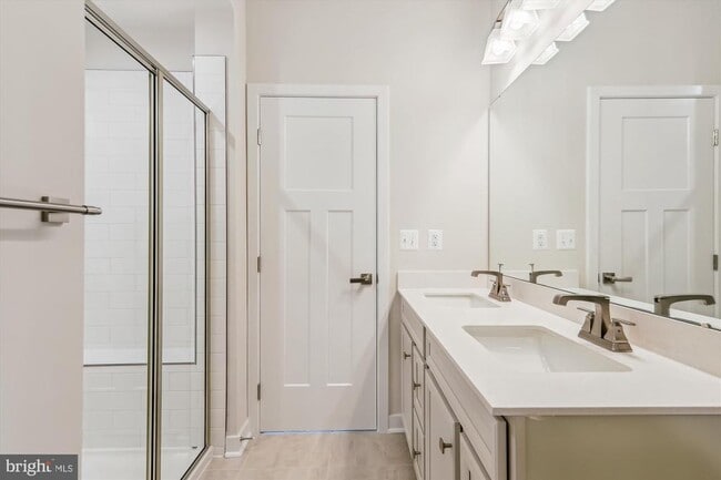 Building Photo - 4328 Ellipse Ter