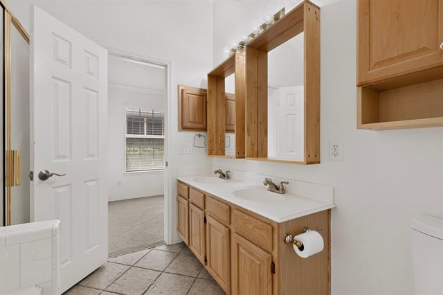Building Photo - 2312 London Dr