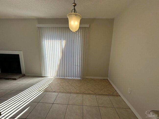 Building Photo - 676 S 72nd Ave