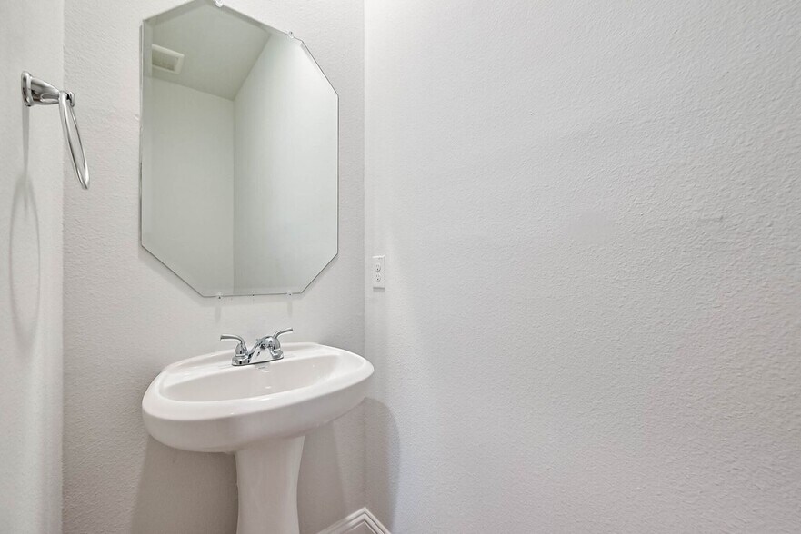 Building Photo - 4248 Mingo Dr