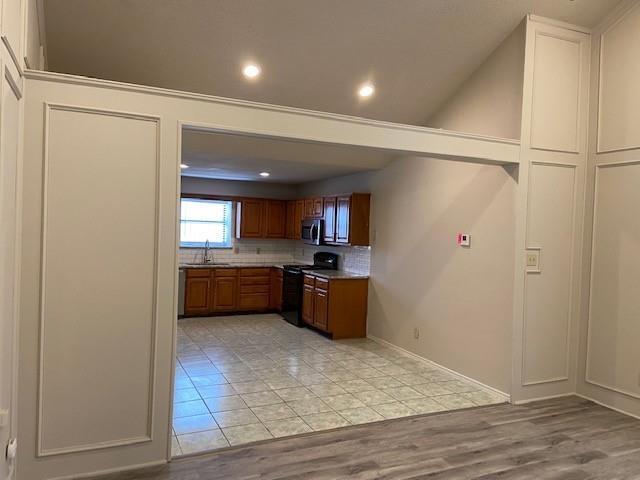 Building Photo - 2303 Markland St