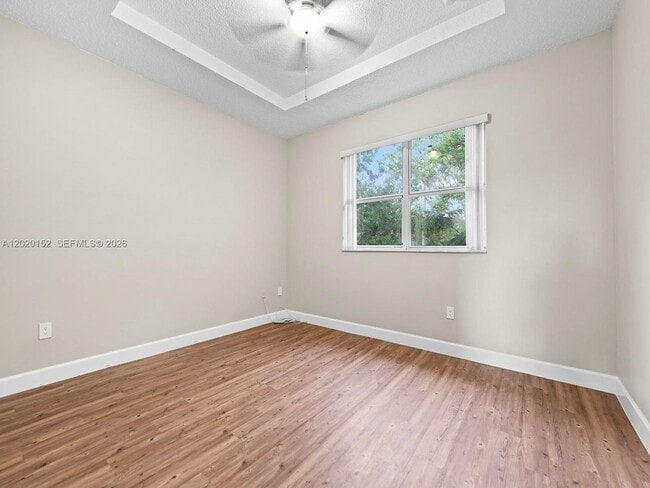 Building Photo - 1049 NE 42nd Pl