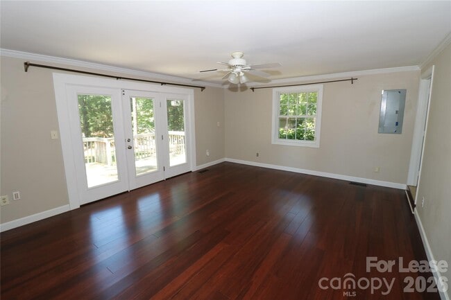 Building Photo - 4589 Giles Ave