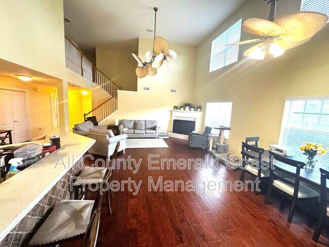 Building Photo - 337 Tequesta Dr