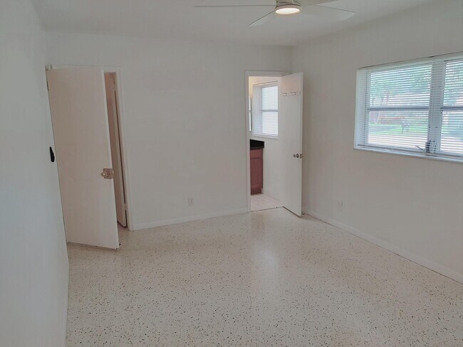 Building Photo - 4899 NW 5th Ave