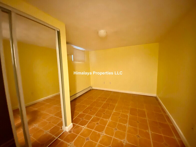 Building Photo - 250 Western Ave