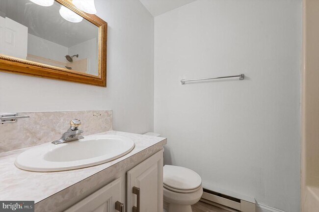 Building Photo - 813 Leeds Manor Ln