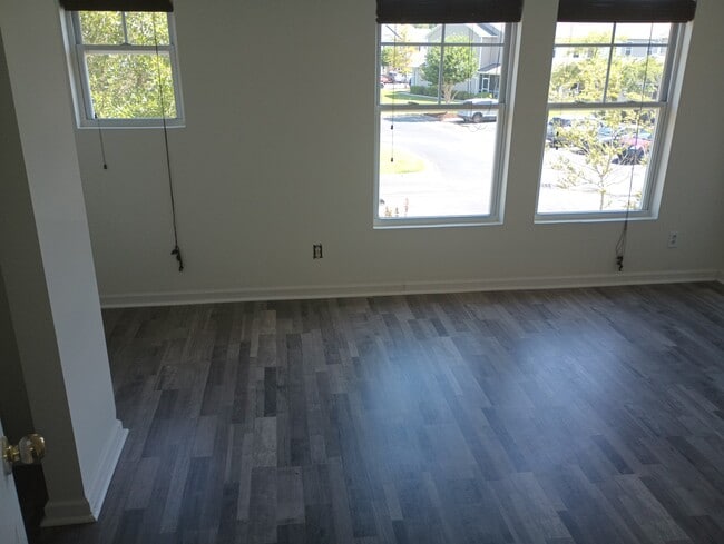 Building Photo - 161 Olde Towne Way