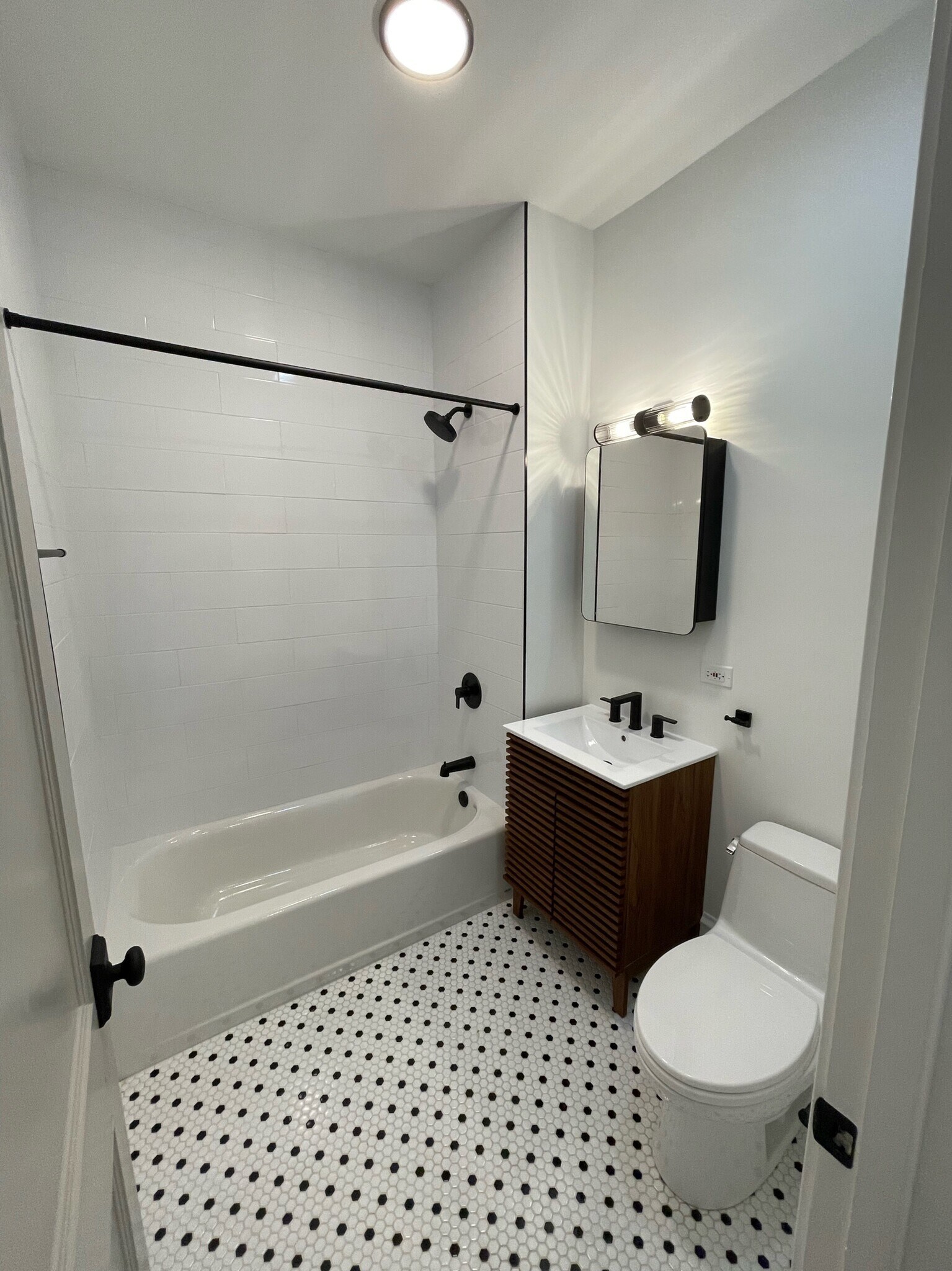 Building Photo - 3436 N Springfield Ave